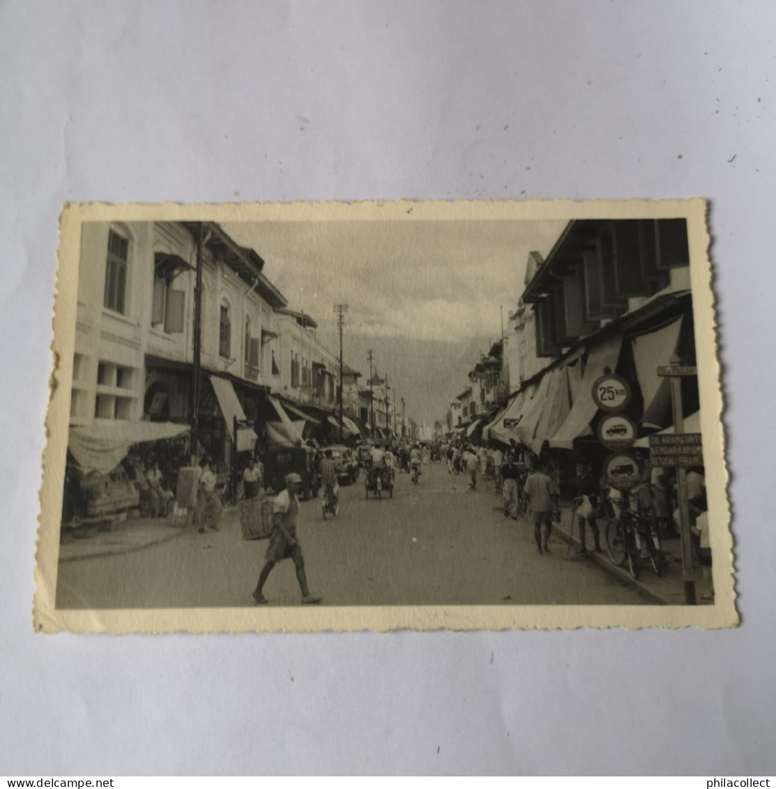 Palembang Indonesia Photo Card - Carte Photo // Street Scene 1958  Pos. Unique - Indonesia