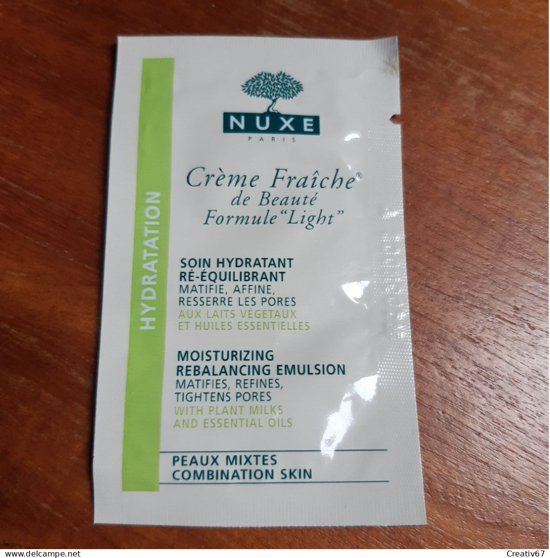 Pochette Crème Fraiche De Beauté Formule Light By Nuxe - Produits De Beauté