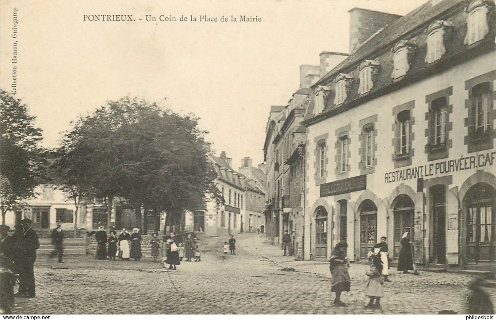 COTES D'ARMOR   PONTRIEUX  Un Coin De La Place De La Mairie - Pontrieux