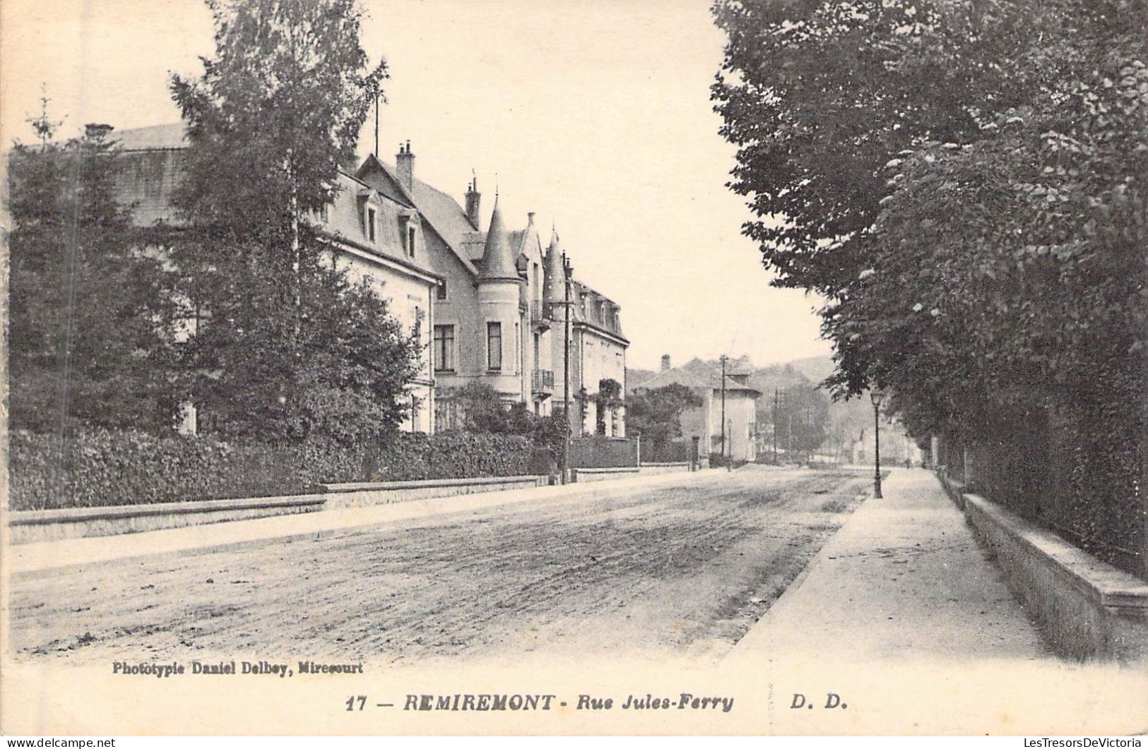 FRANCE - 88 - REMIREMONT - Rue Jules Ferry - DD - Carte Postale Ancienne - Remiremont