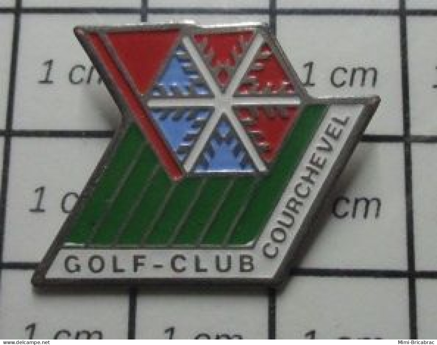 1515B Pin's Pins / Beau Et Rare / SPORTS / GOLF CLUB COURCHEVEL - Golf