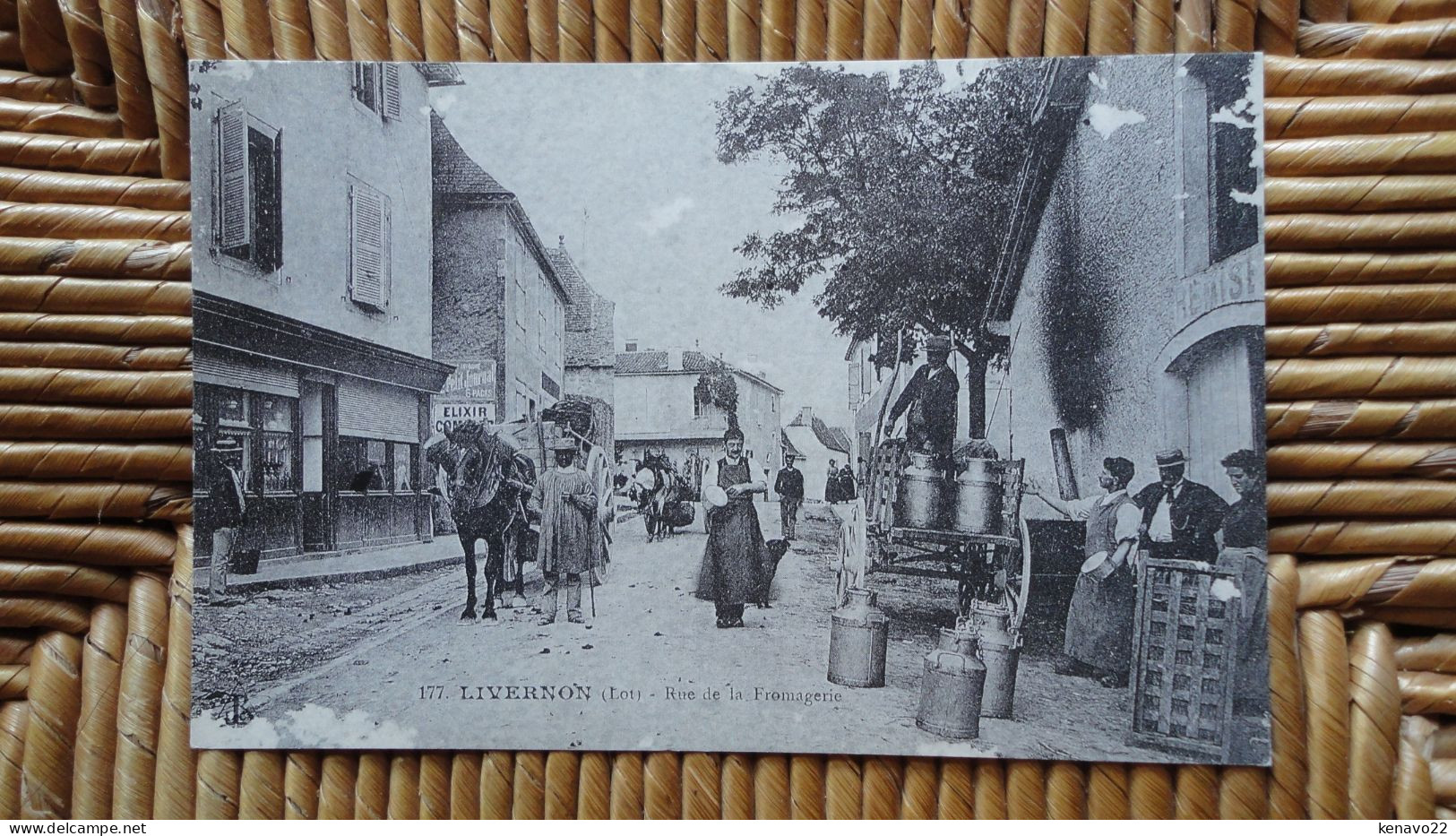 " Réédition Cartes D'autrefois  " Livernon , Rue De La Fromagerie "" Carte Animée "" - Livernon