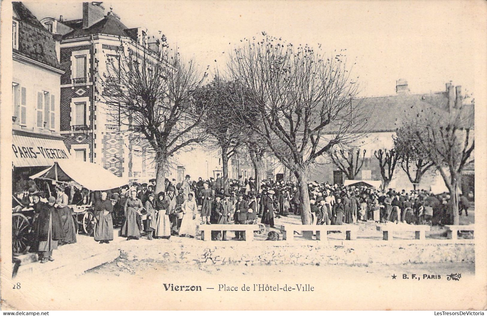 FRANCE - 18 - VIERZON - Place De L'Hôtel De Ville - Carte Postale Ancienne - Vierzon