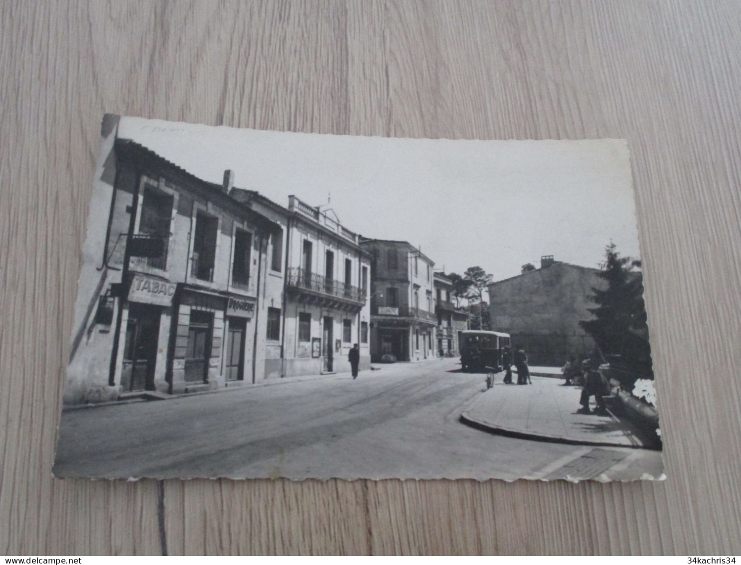 CPSM PF  34  Hérault Castelnau Le Lez Place De La Liberté Autobus Car - Castelnau Le Lez