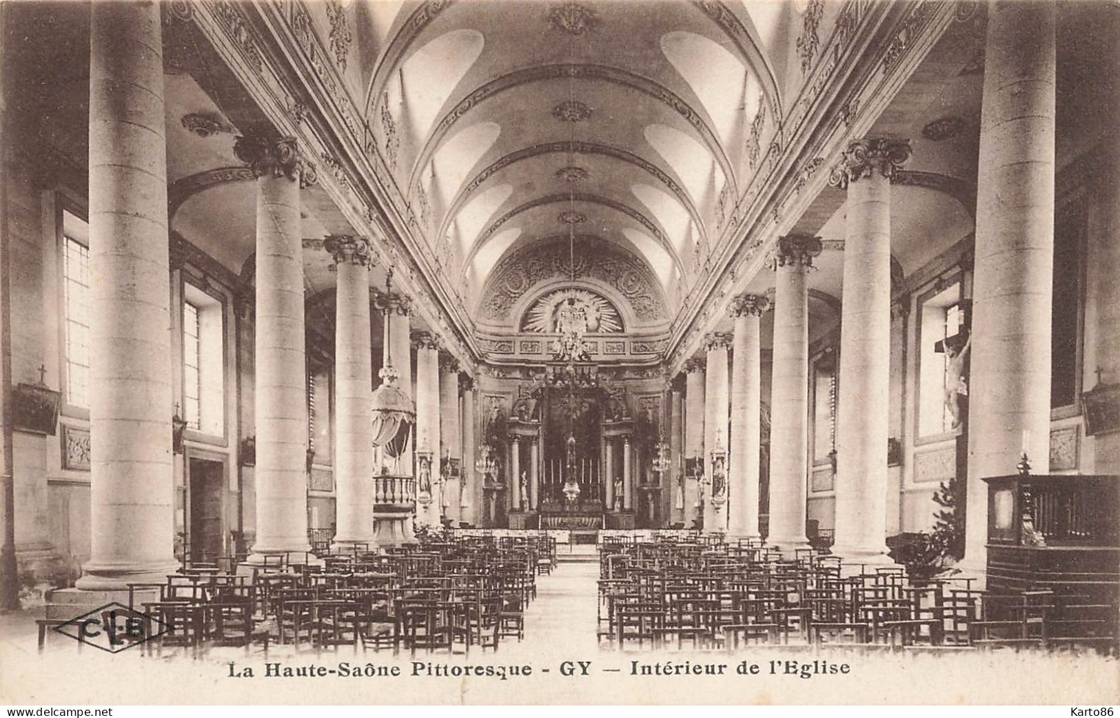 Gy * Intérieur De L'église Du Village - Gy