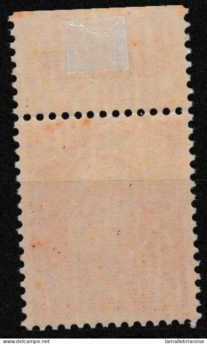 Timbre Avec Bande Publicitaire Y&T N° 813*, Neuf Avec Trace De Charnière Sur La Bande - Unused Stamps