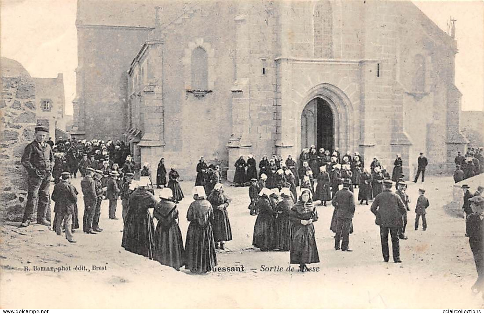 Ile D'Ouessant        29           Lampaul   . Sortie De Messe -  2  -     (voir Scan) - Ouessant