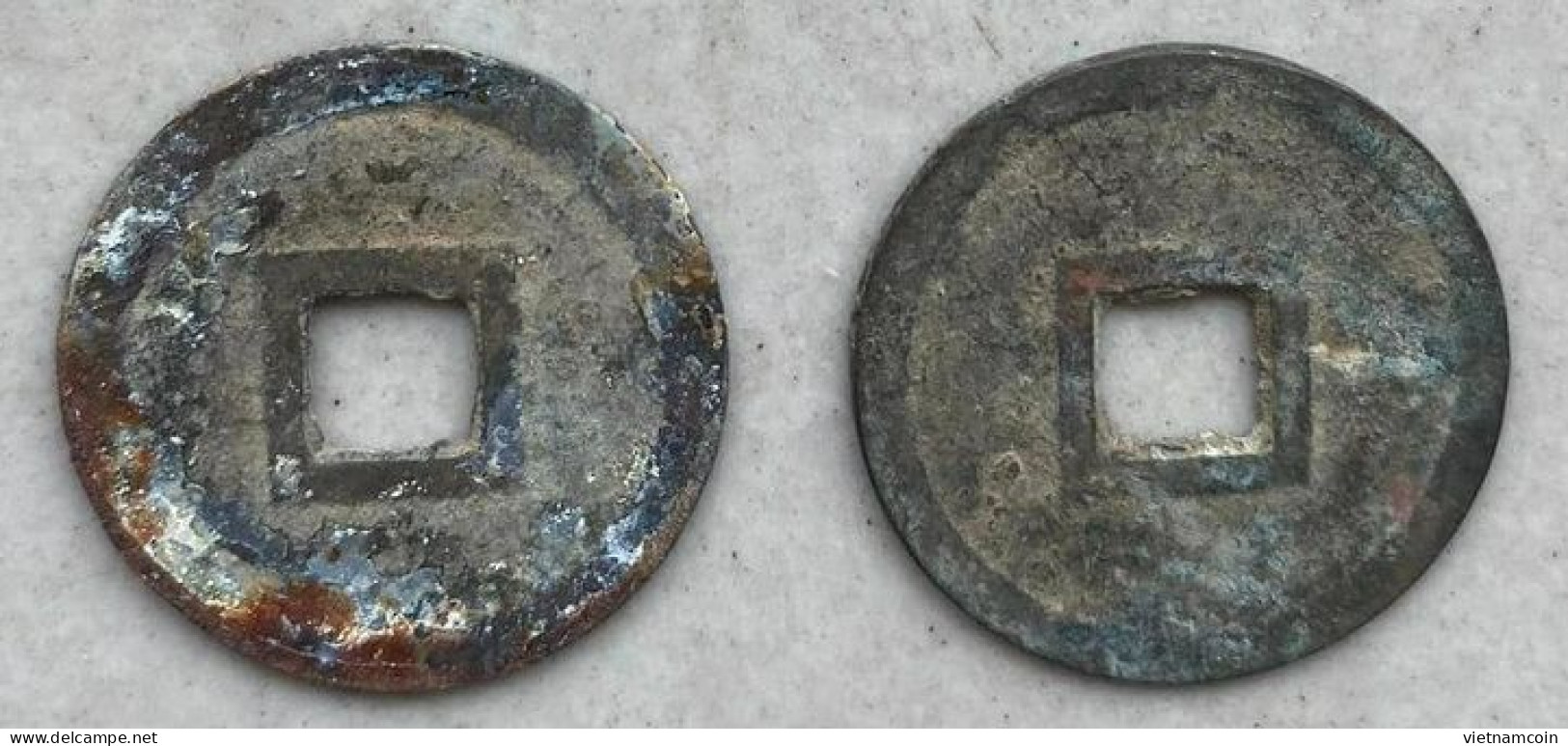 Ancient Annam Coin Gia Long Thong Bao Two Versions ( 小字 And 大字 )  Square Head Thong  1801-1819 - Viêt-Nam