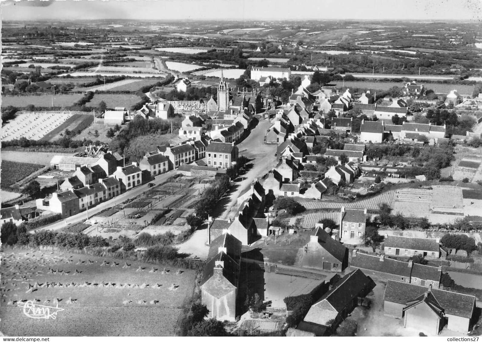 29-GUIMILIAU- VUE GENERALE AERIENNE - Guimiliau