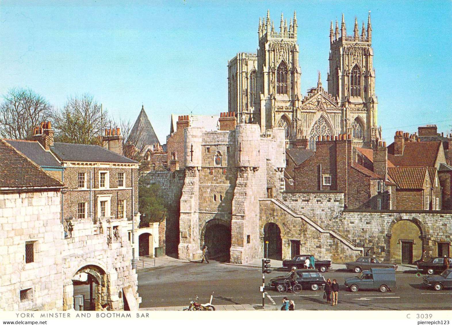 York - La Cathédrale Et Bootham Bar - York