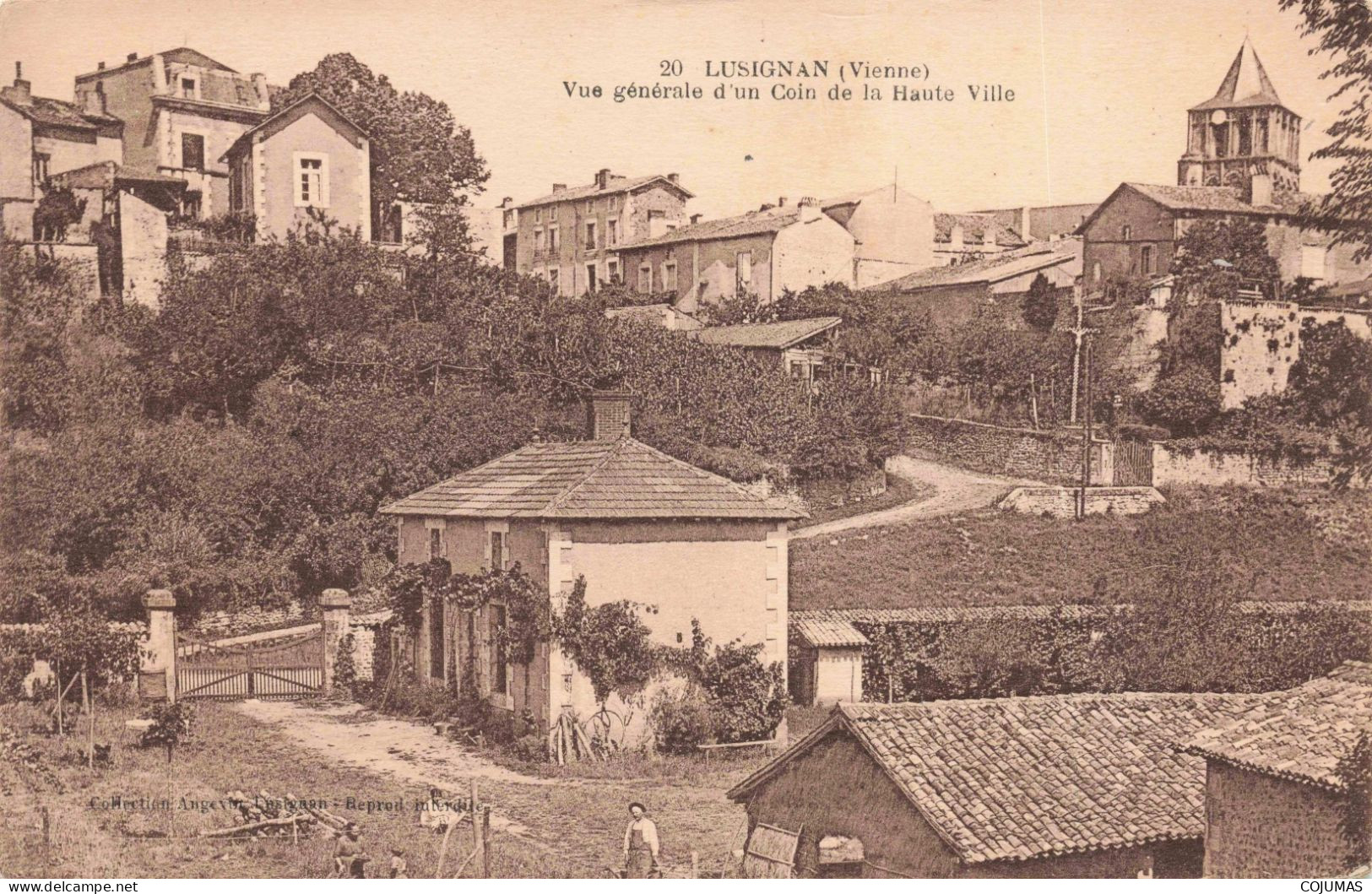 86 - LUSIGNAN - S13991 - Vue Générale D'un Coin De La Haute Ville - Eglise - L23 - Lusignan