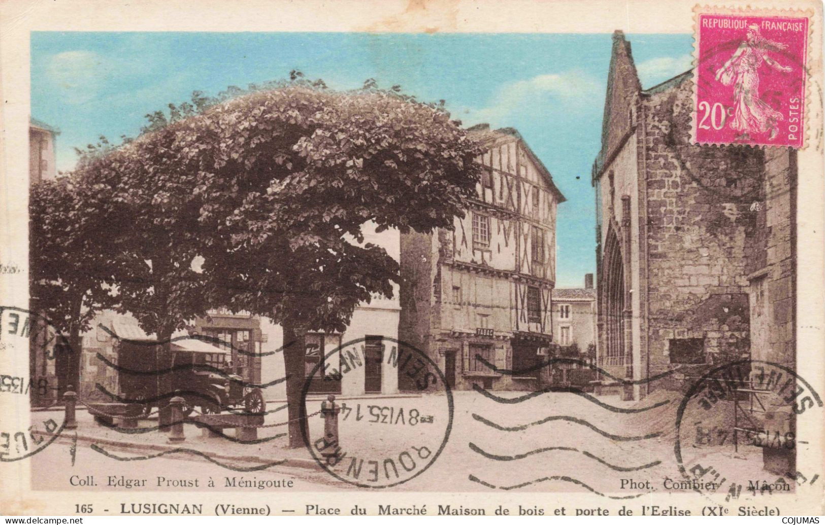 86 - LUSIGNAN - S14000 - Place Du Marché Maison De Bois Et Porte De L'Eglise - Automobile - L23 - Lusignan
