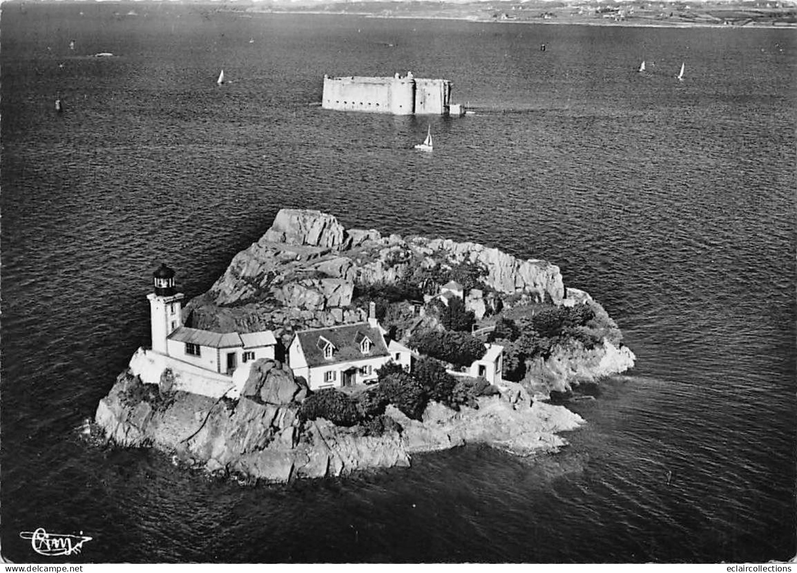 Ile Louët          29        Morlaix .Le Château Du Taureau  Vue Aérienne  10x 15 .   (voir Scan) - Otros & Sin Clasificación