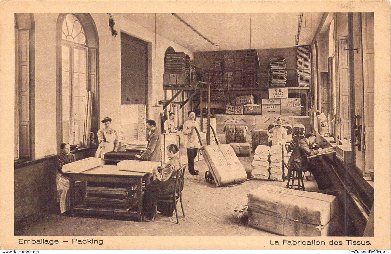 Métiers - Artisanat - Emballage - La Fabrication Des Tissus - Carte Postale Ancienne - Artisanat