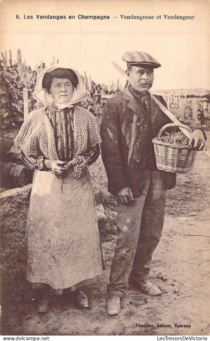 FRANCE - Régions - Les Vendanges En Champagne - Vendangeuse Et Vendangeur - Carte Postale Ancienne - Champagne-Ardenne