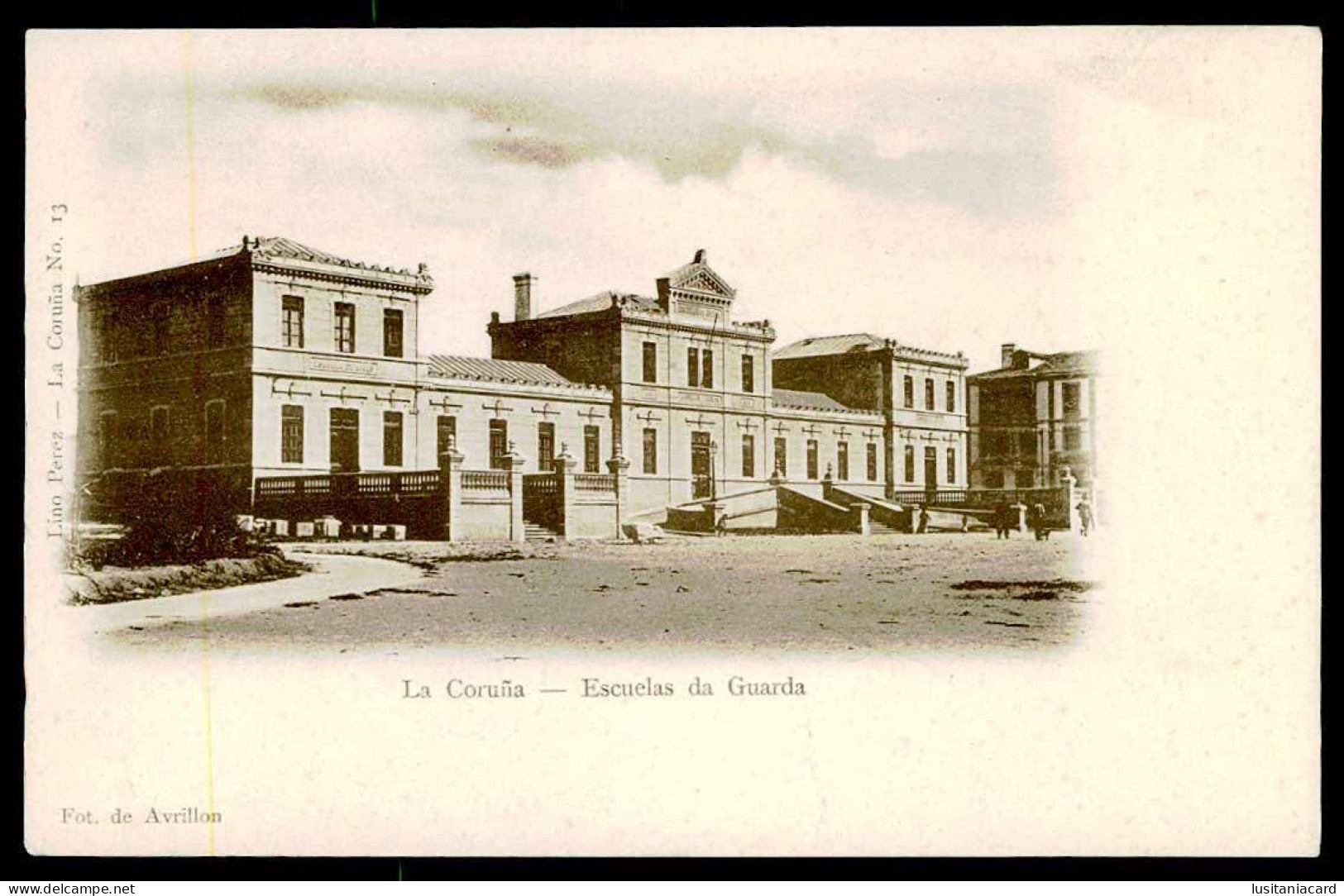 LA CORUÑA - Escuelas Da Guarda. (Ed. Lino Perez Nº 13 / Fot. De Avrillon)  Carte Postale - La Coruña