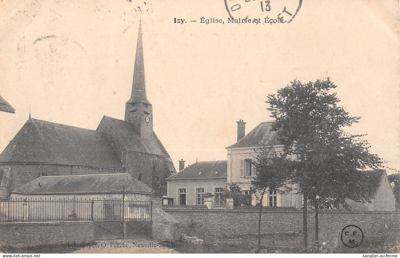 CPA 45 IZY EGLISE MAIRIE ECOLE - Autres & Non Classés