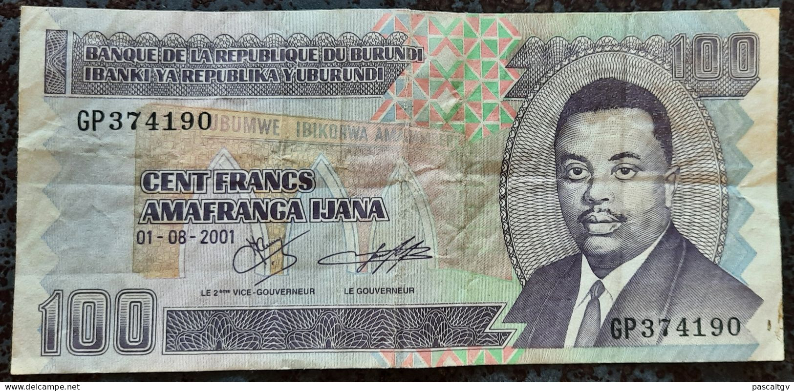 Billet - BURUNDI - 100 Francs - 01/08/2001 - N° GP 374190 - - Burundi