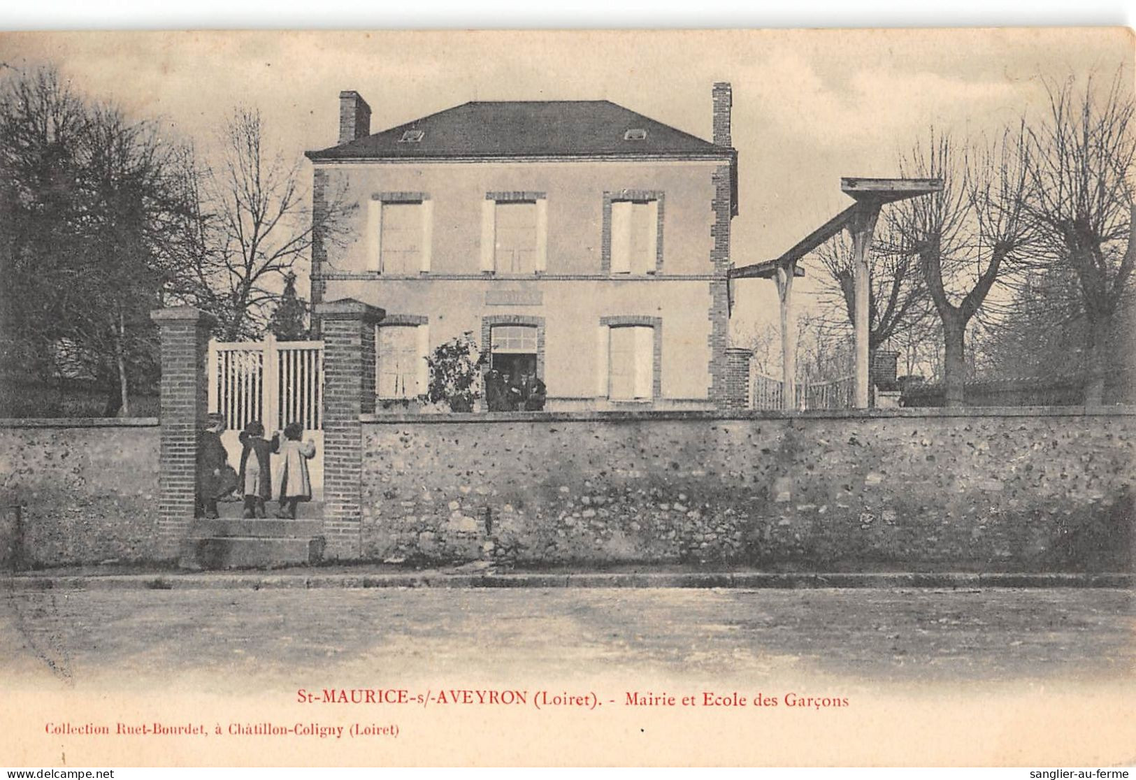 CPA 45 SAINT MAURICE SUR AVEYRON MAIRIE ET ECOLE DES GARCONS - Autres & Non Classés