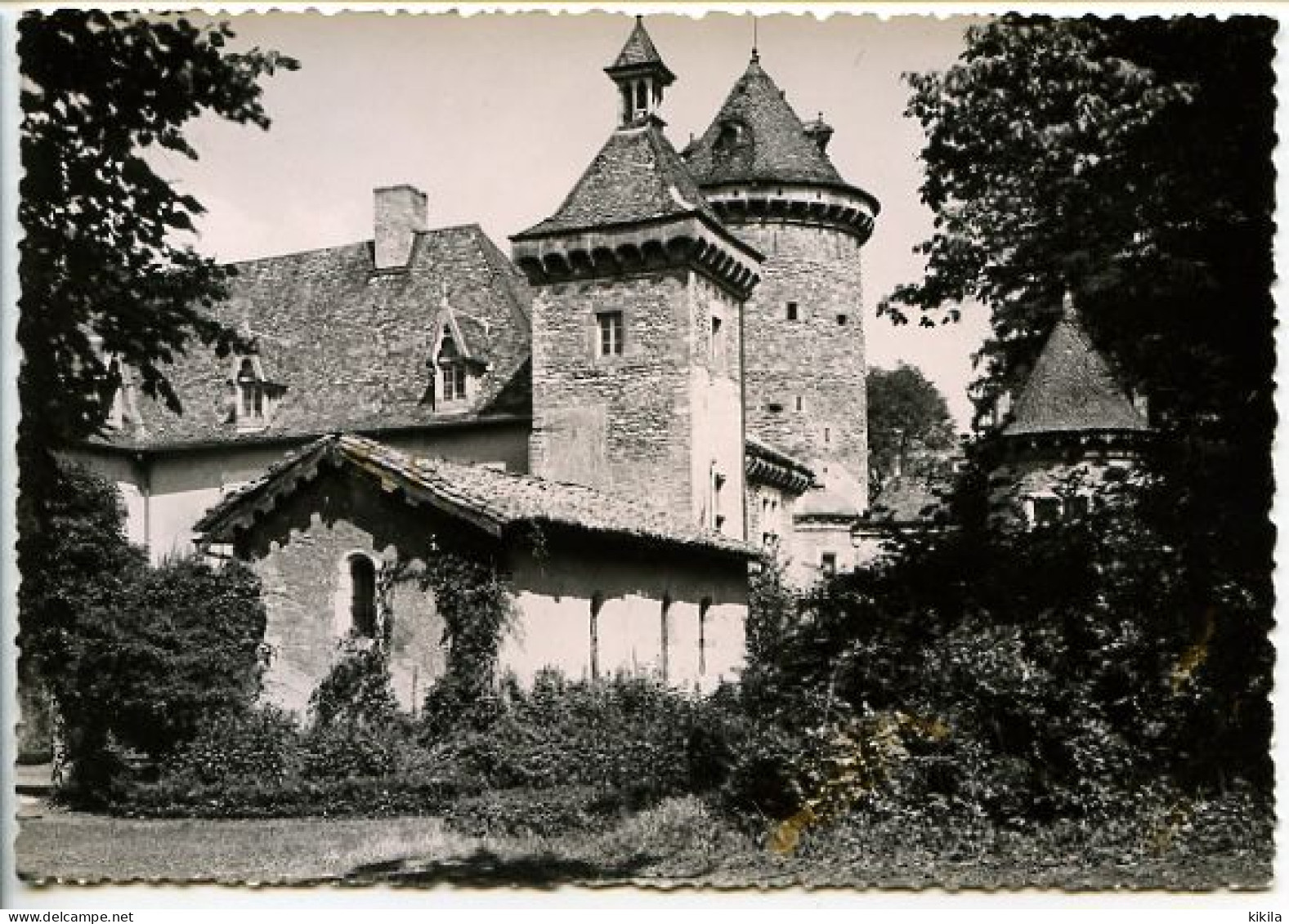 CPSM Dentelée 10.5 X 15 Isère SAINT CHEF (3) Le Grand Château XV° Siècle   "photographie Véritable" - Saint-Chef