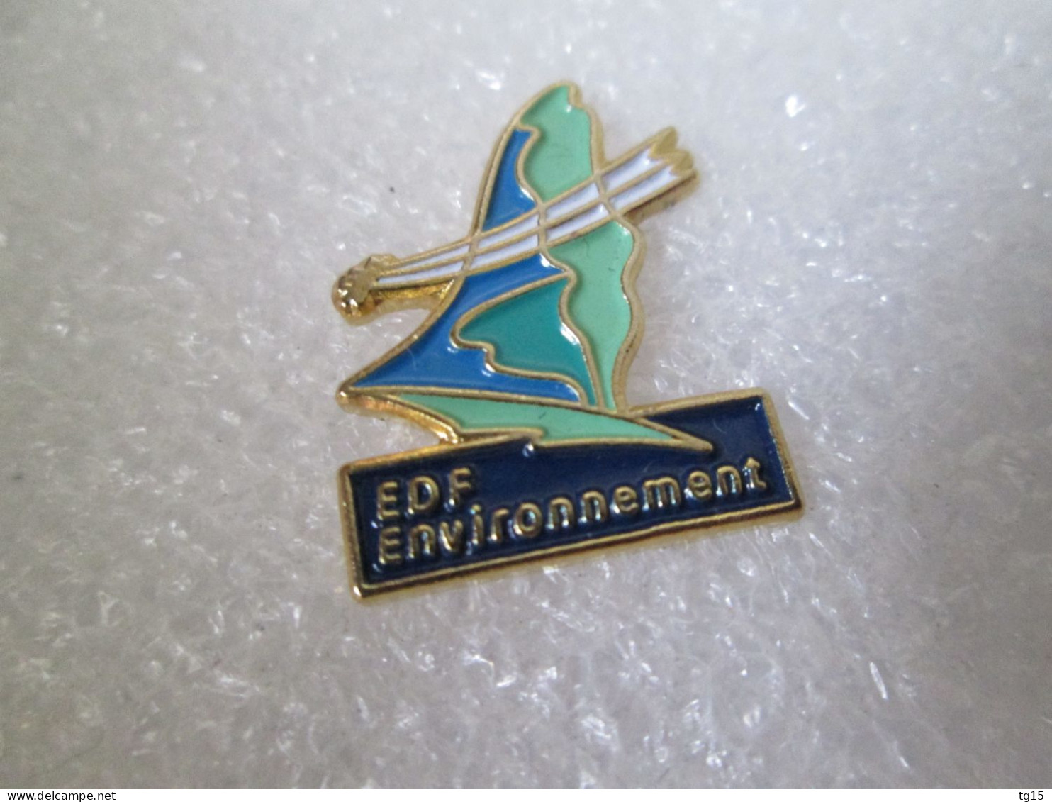 PIN'S    EDF  ENVIRONNEMENT - EDF GDF