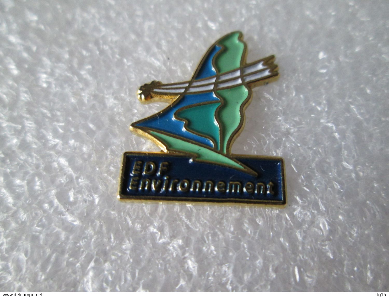 PIN'S    EDF  ENVIRONNEMENT - EDF GDF
