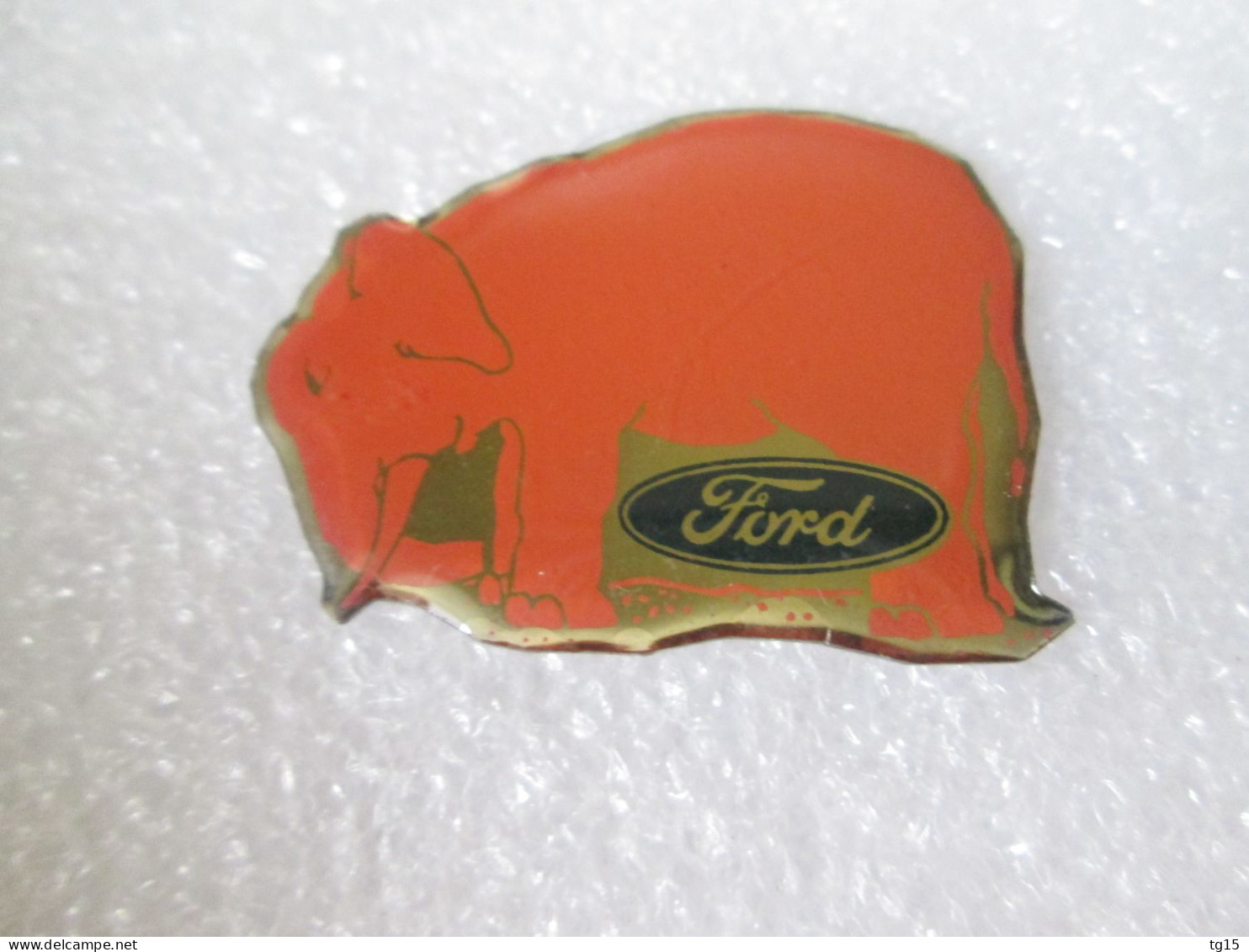 PIN'S    FORD   ÉLÉPHANT - Ford