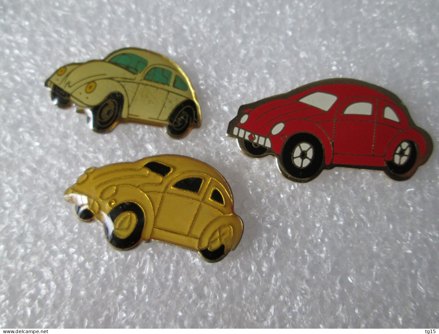 PIN'S    LOT  3    VOLKSWAGEN  COCCINELLE - Volkswagen