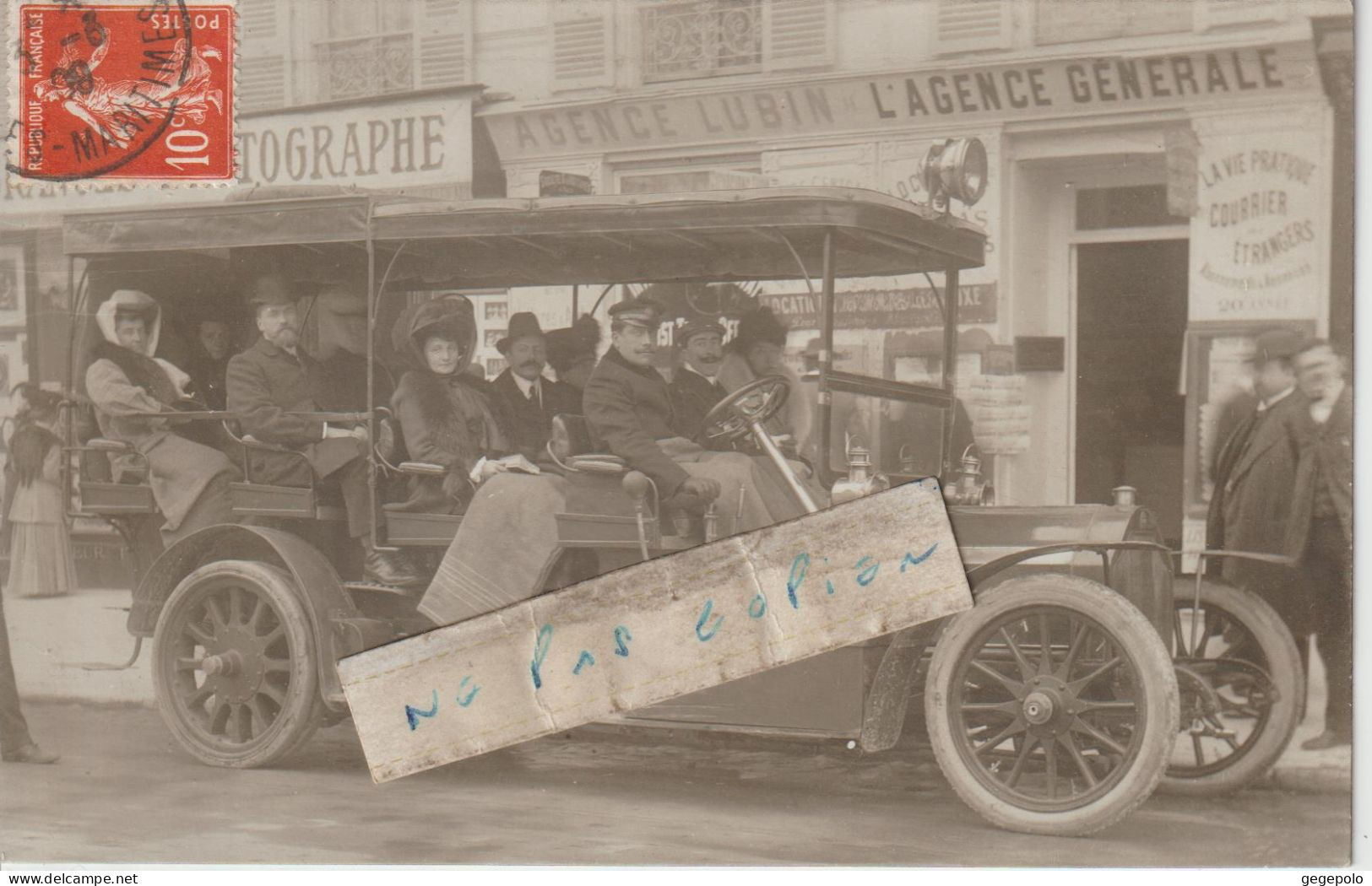 NICE - Un Véhicule De Tourisme Devant L' Agence LUBIN Située 14 Avenue Masséna ( Carte Photo  ) 1/2 - Traffico Stradale – Automobili, Autobus, Tram