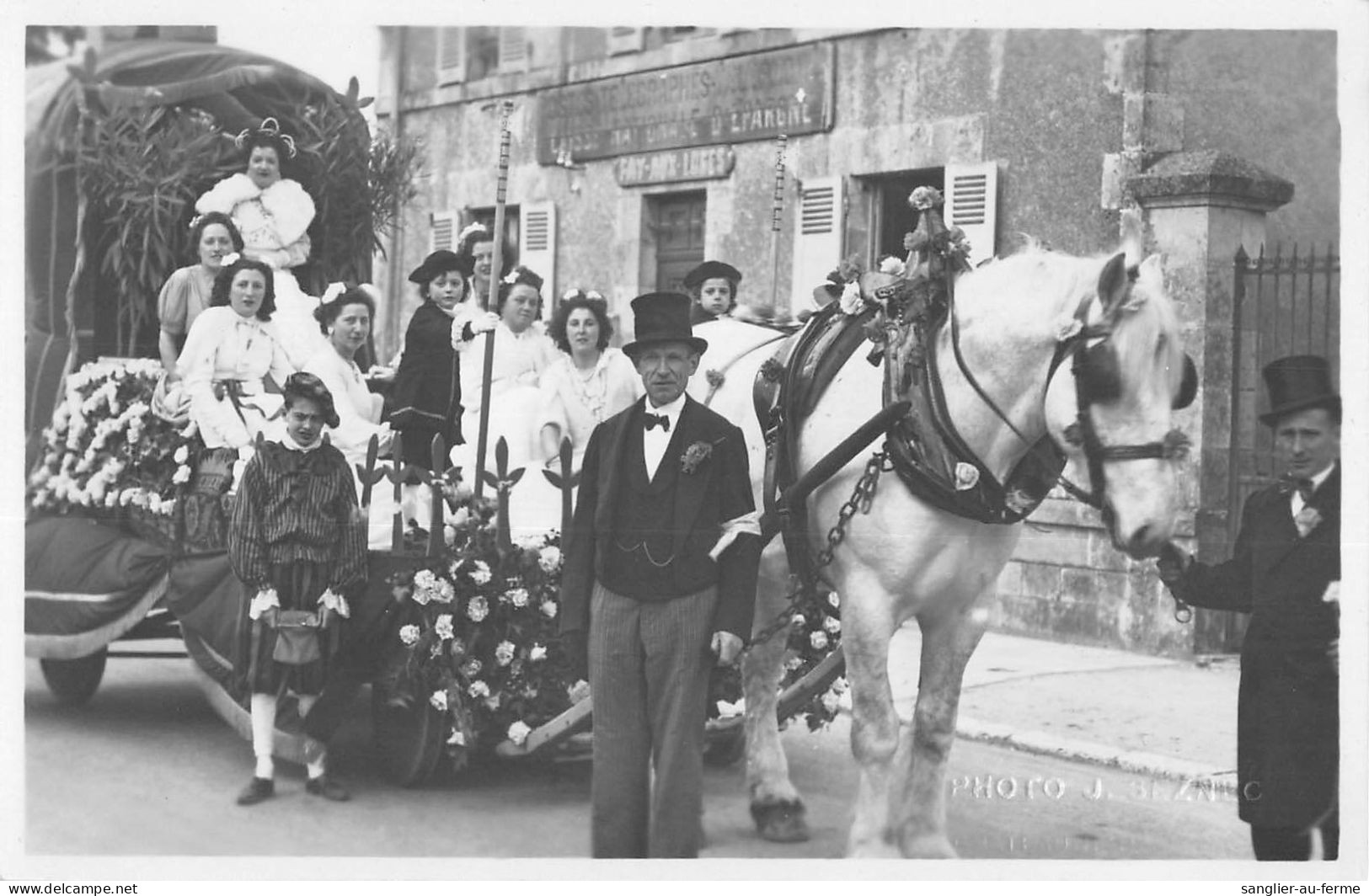 CPA 45 CHATEAUNEUF SUR LOIRE CARTE PHOTO CAVALCADE Cliché J.SEZNEC N°6 - Other & Unclassified