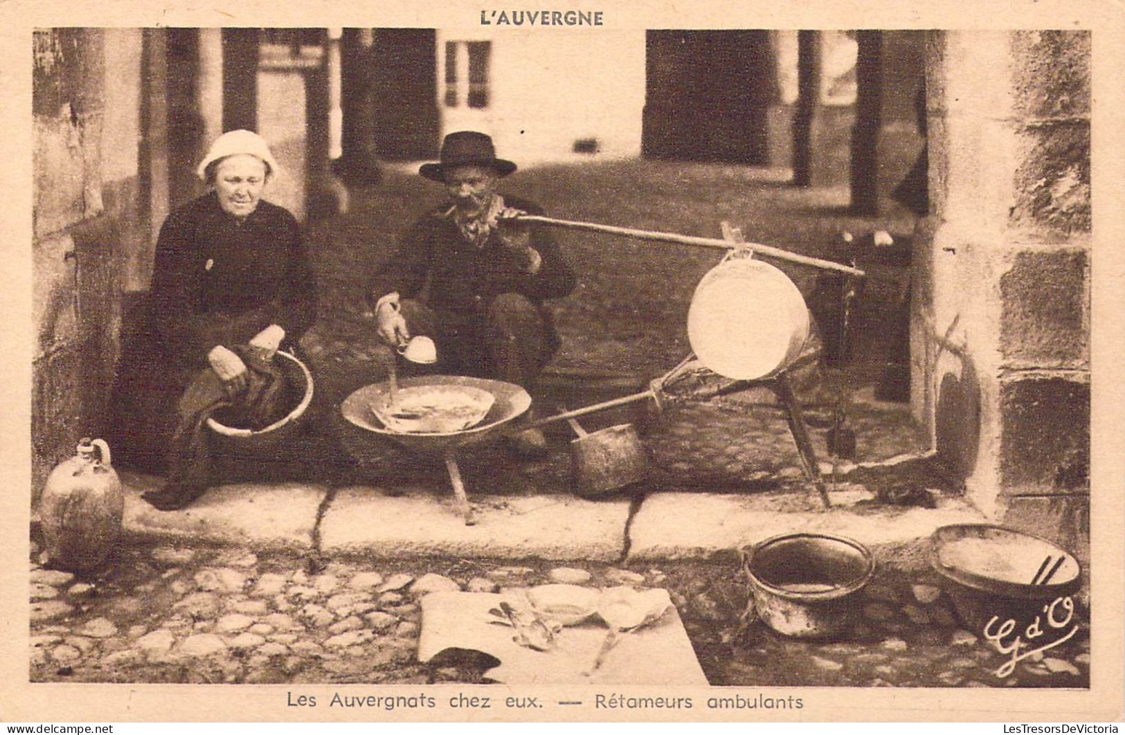 FOLKLORE - L'Auvergne - Les Auvergnats Chez Eux - Rétameurs Ambulants - Carte Postale Ancienne - Other & Unclassified