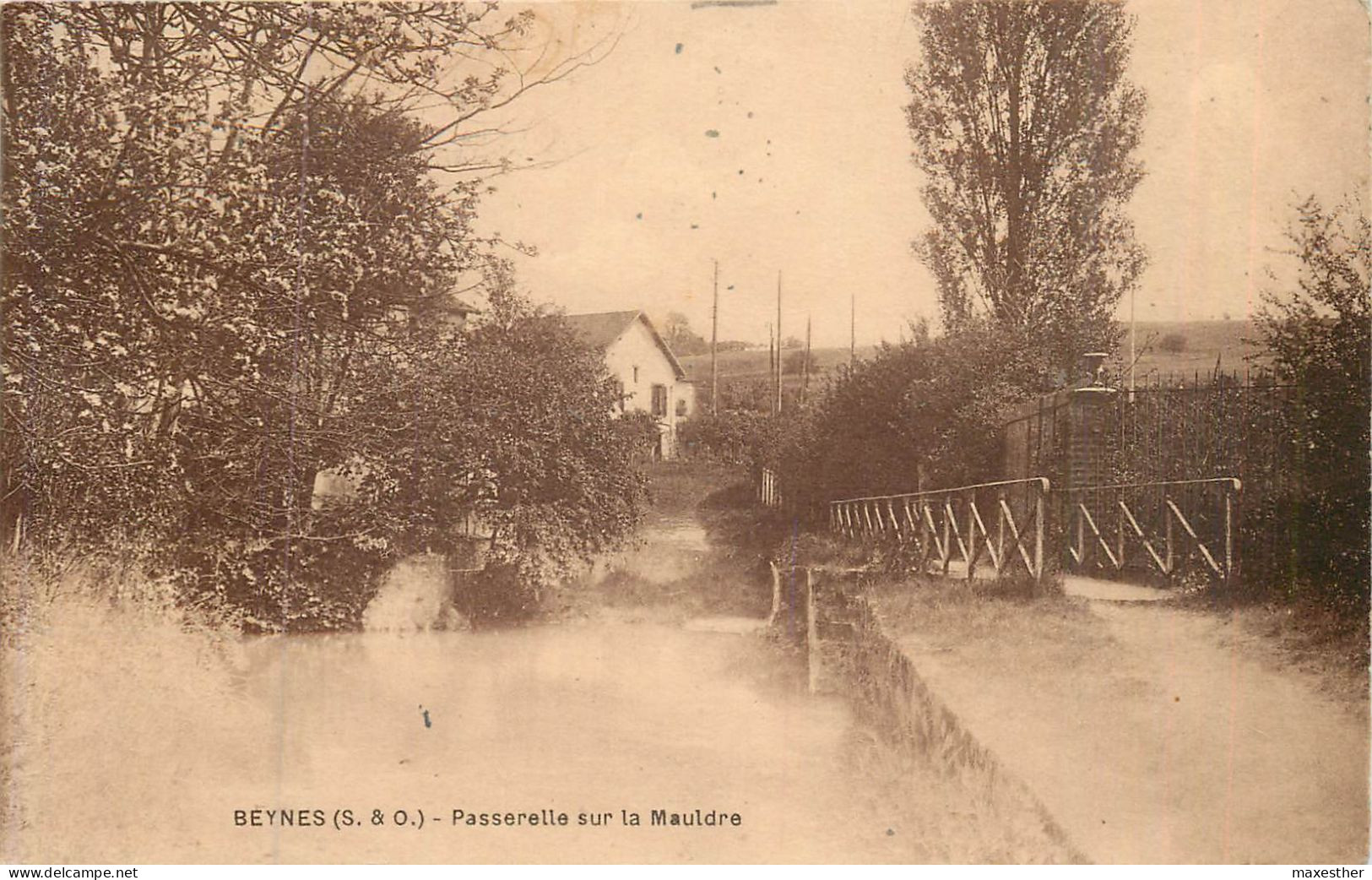 BEYNES Passerelle Sur La Mauldre - Beynes