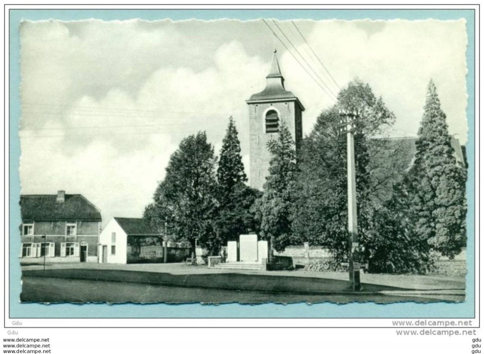 HENNUYERES église Et Grand Place - Neuve - TB - Braine-le-Comte