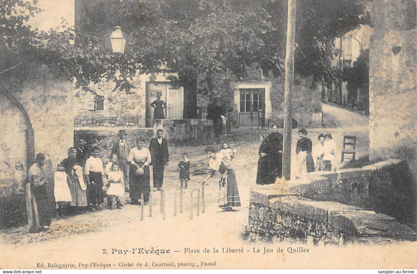 CPA 46 PUY L'EVEQUE PLACE DE LA LIBERTE LE JEU DE QUILLES / Cpa Rare - Autres & Non Classés