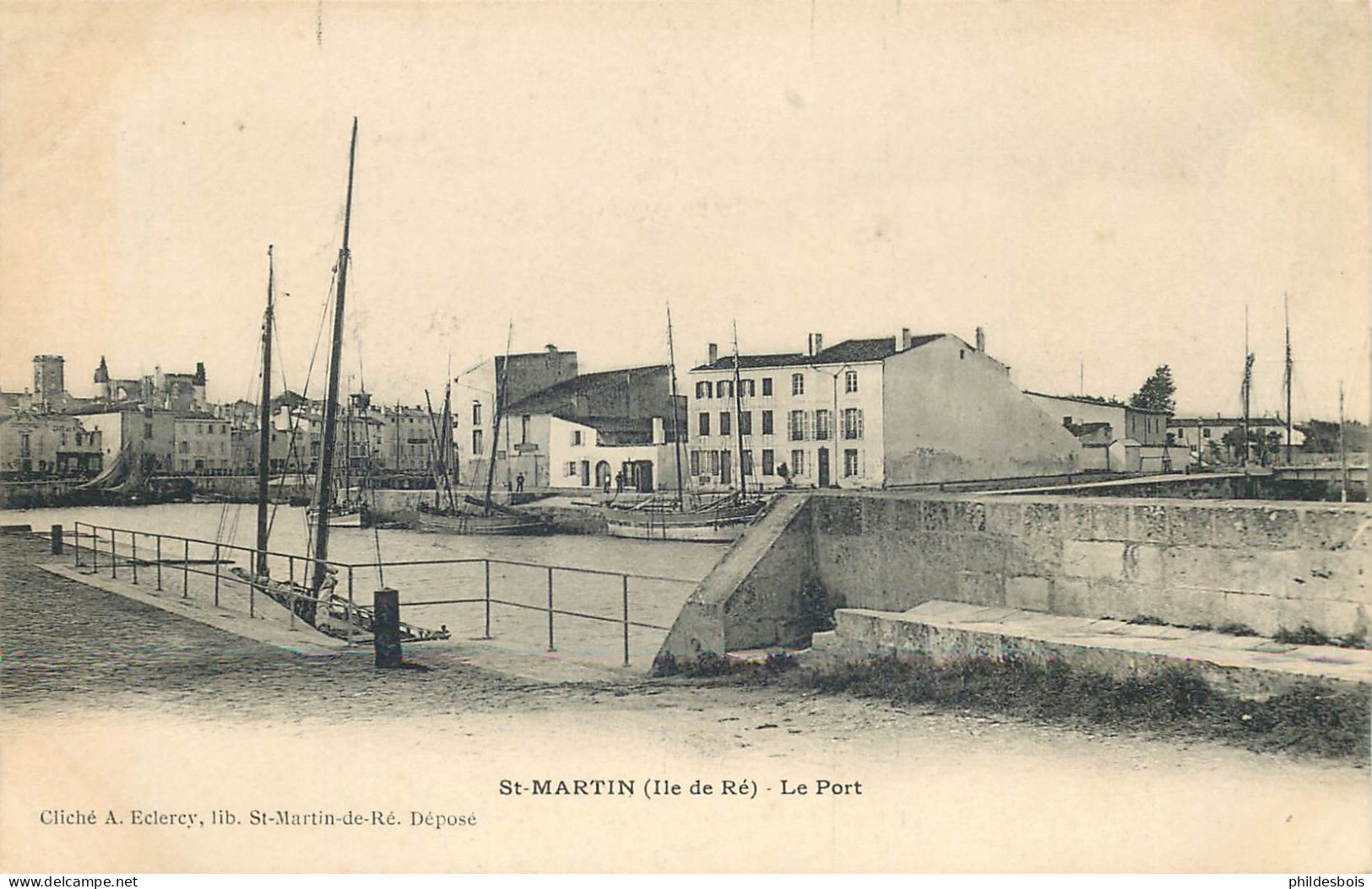 CHARENTE MARITIME  SAINT MARTIN DE RE  Le Port - Saint-Martin-de-Ré