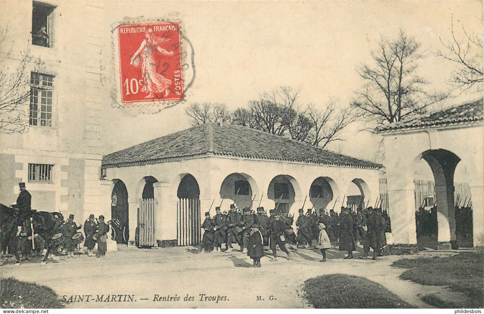 CHARENTE MARITIME  SAINT MARTIN DE RE  Rentrée Des Troupes - Saint-Martin-de-Ré
