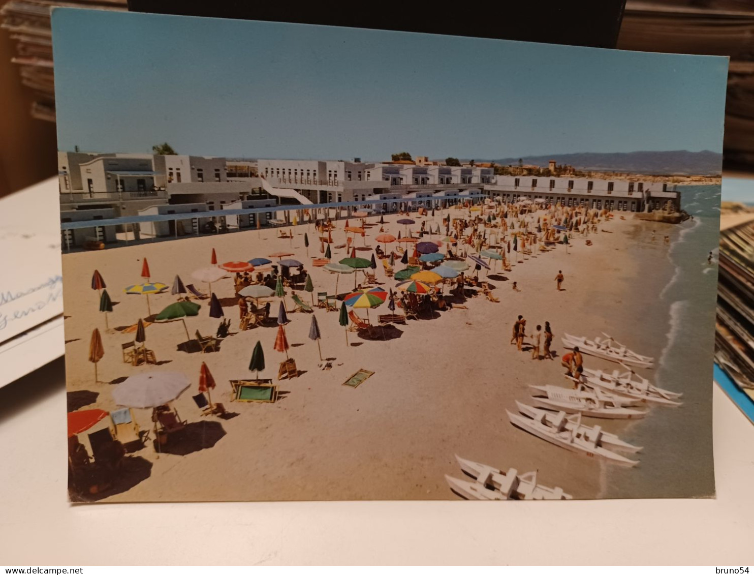 17 cartoline Cagliari anni 70, distributore ,spiaggia fel Poetto,piazza Jenne,piazza Garibaldi,viaRoma,bastioni S.Remy