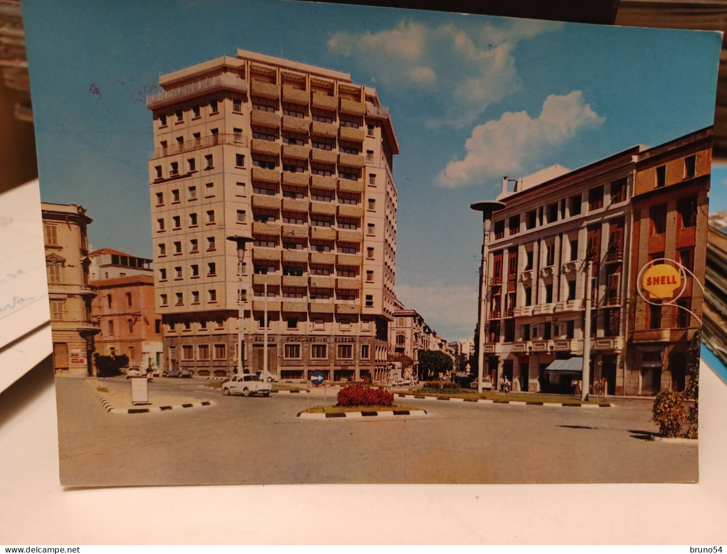 17 cartoline Cagliari anni 70, distributore ,spiaggia fel Poetto,piazza Jenne,piazza Garibaldi,viaRoma,bastioni S.Remy