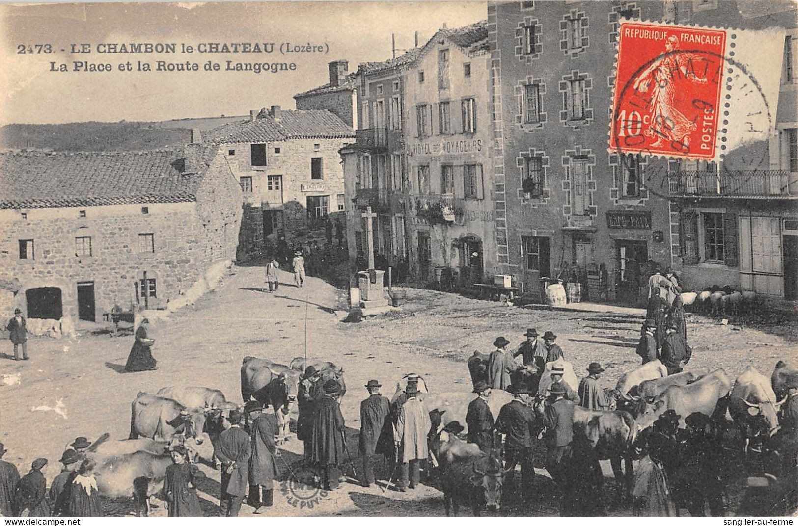 CPA 48 LE CHAMBON LE CHATEAU LA PLACE ET LA ROUTE DE LANGOGNE - Autres & Non Classés