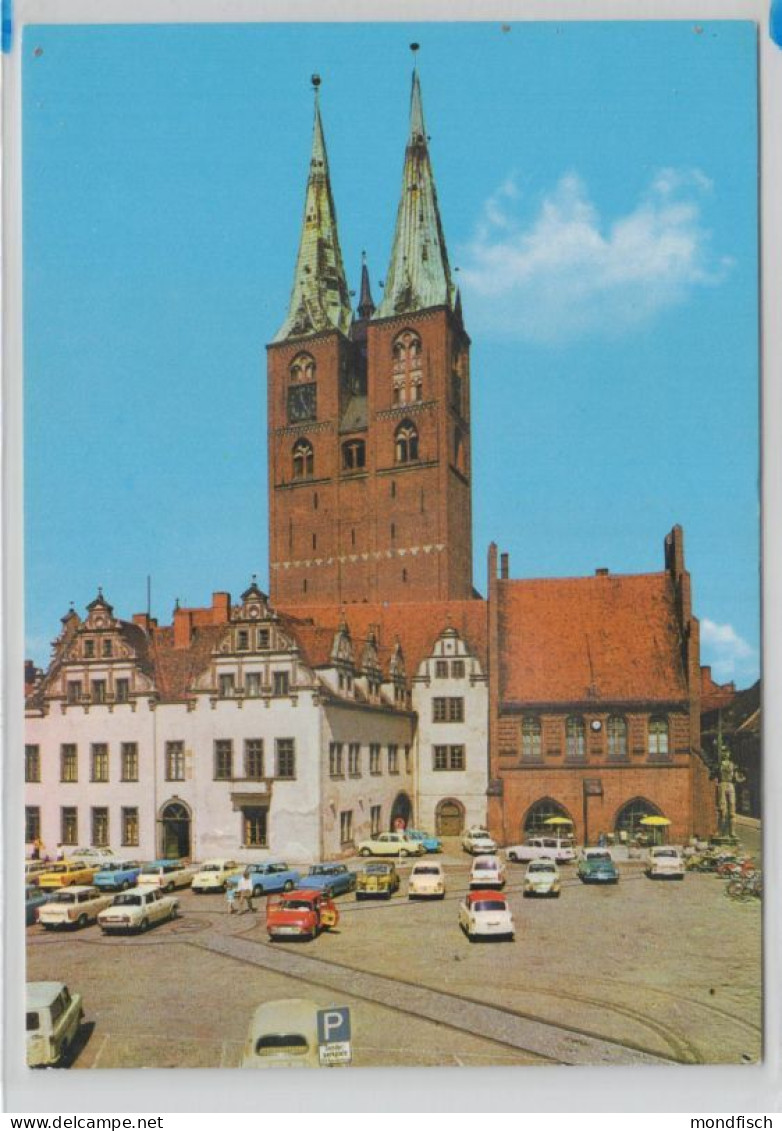 Stendal - Marktplatz Und Marienkirche - Auto - Stendal