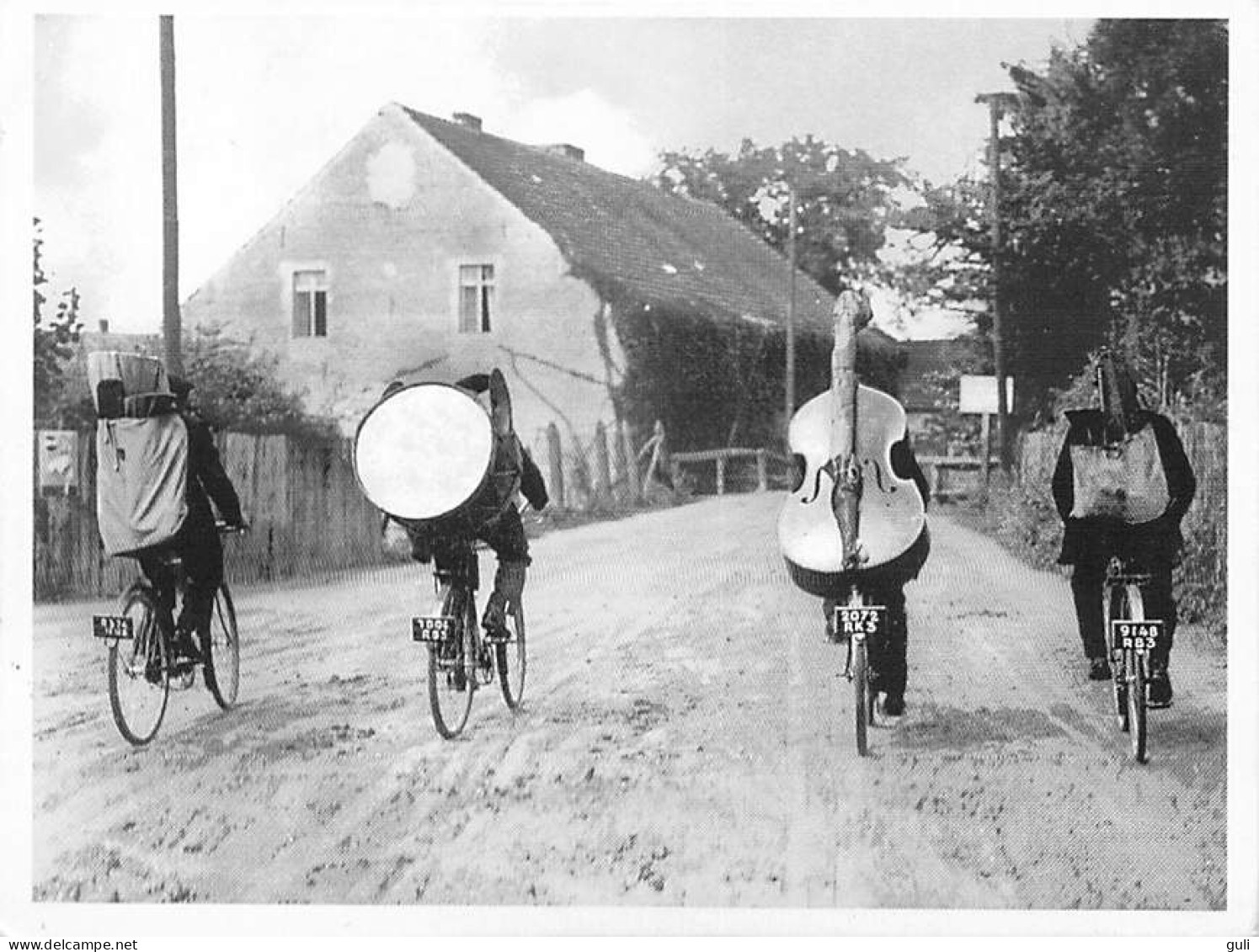 MUSICIENS En Tournée à La Campagne D'après Photo Anonyme ( Instruments Musique Cyle Vélo Bicyclette *PRIX FIXE - Ohne Zuordnung