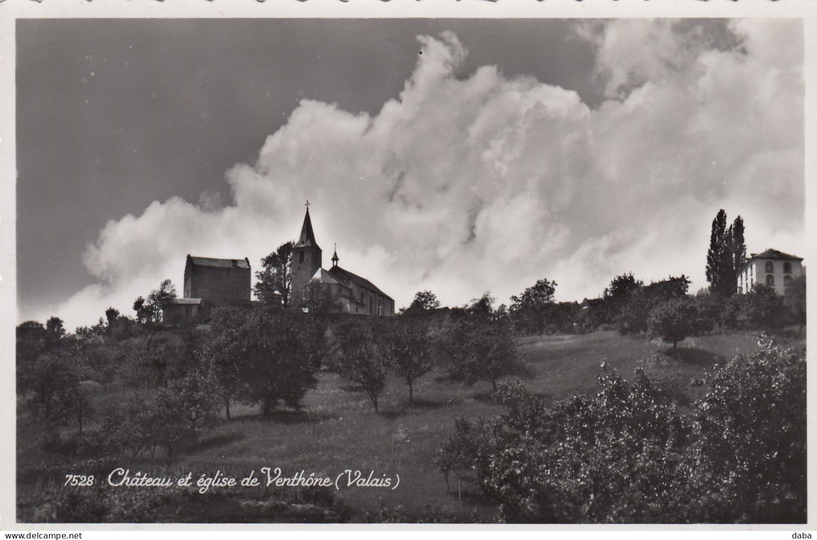 Château Et église De Venthône. - Venthône