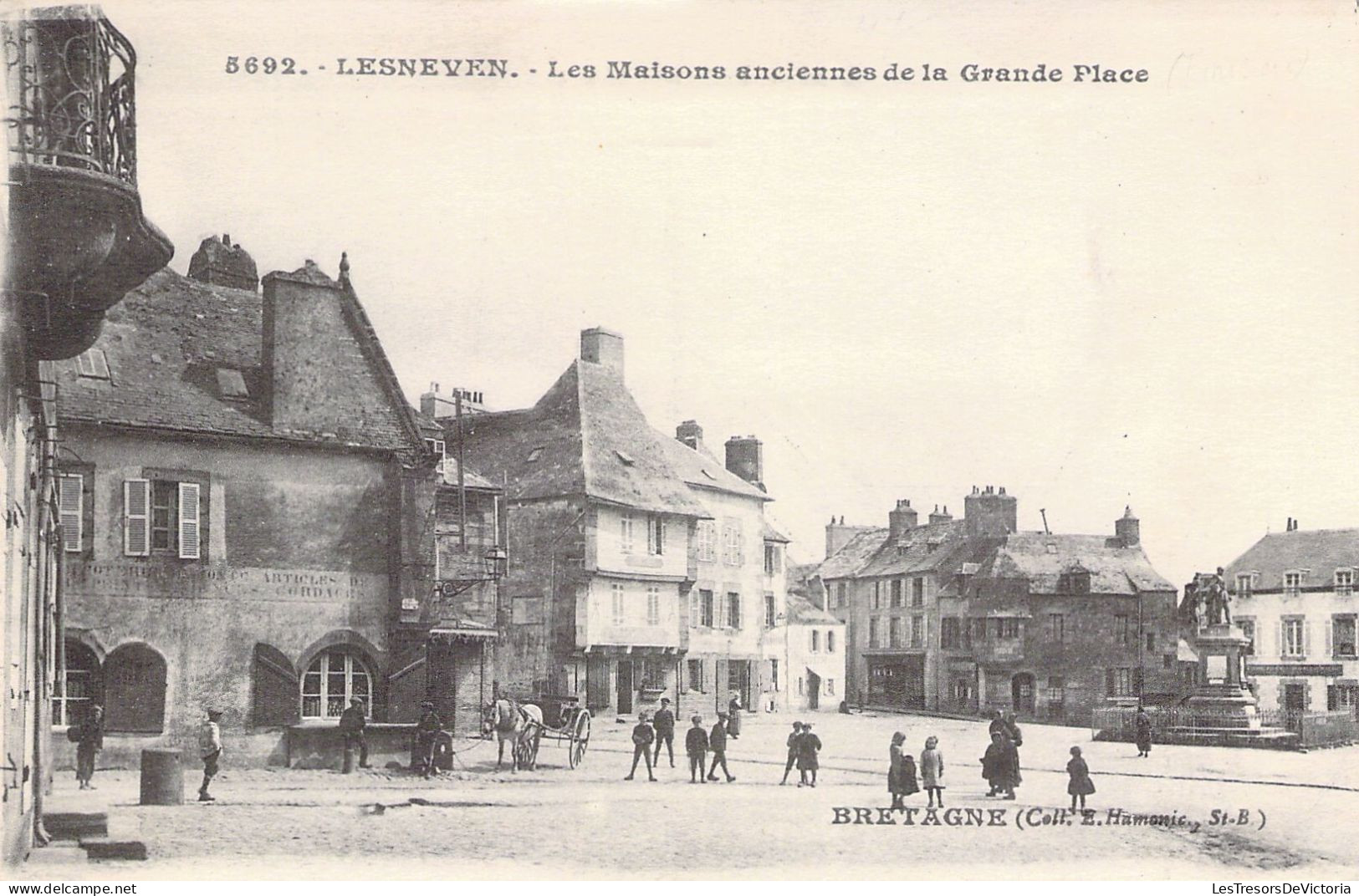 FRANCE - 29 - LESNEVEN - Les Maisons Anciennes De La Grande Place - Carte Postale Ancienne - Lesneven