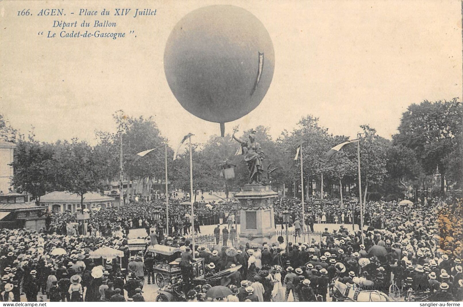 CPA 47 AGEN PLACE DU 14 JUILLET DEPART DU BALLON LE CADET DE GASCOGNE MONTGOLFIERE - Agen