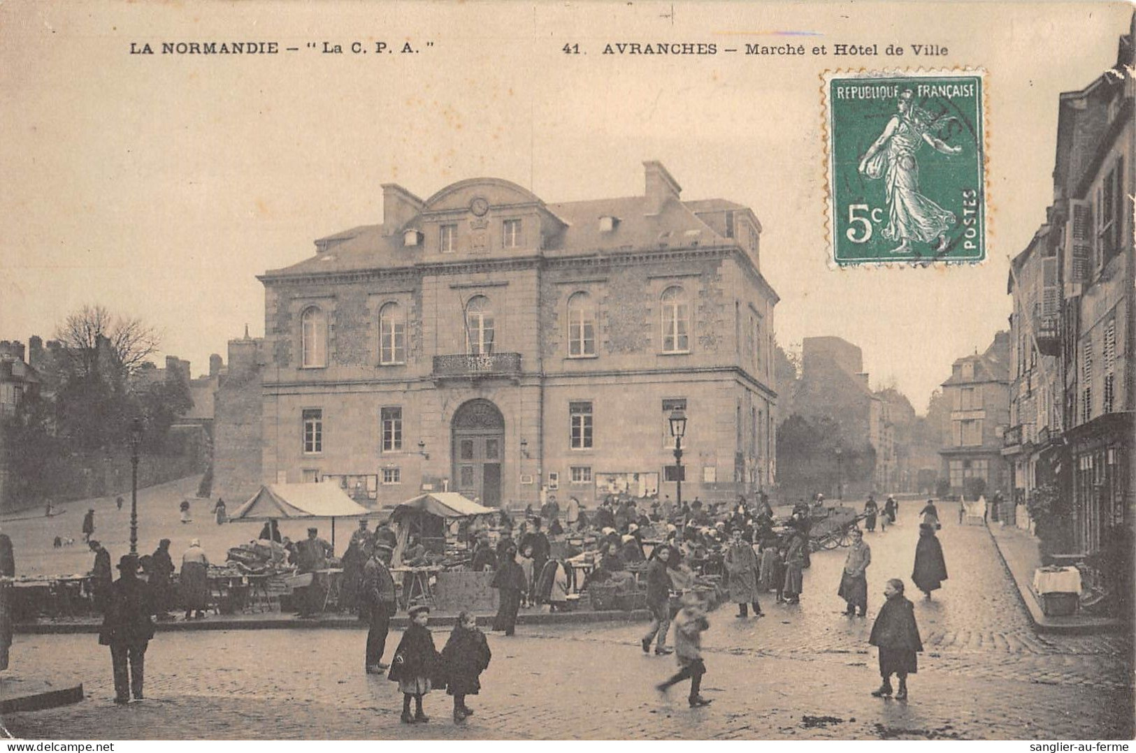 CPA 50 AVRANCHES MARCHE ET HOTEL DE VILLE - Avranches