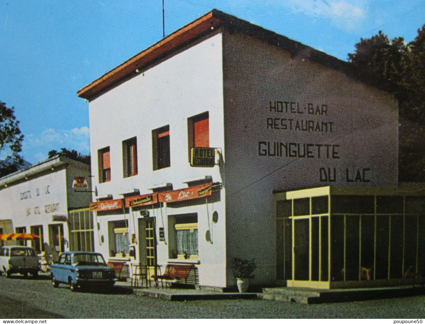 CP 64 Pyrénées Atlantiques BIELLE Prés Arudy - Sur RN 134 Bis Bar Hôtel Restaurant " La Guinguette Du Lac " Voiture 1970 - Arudy
