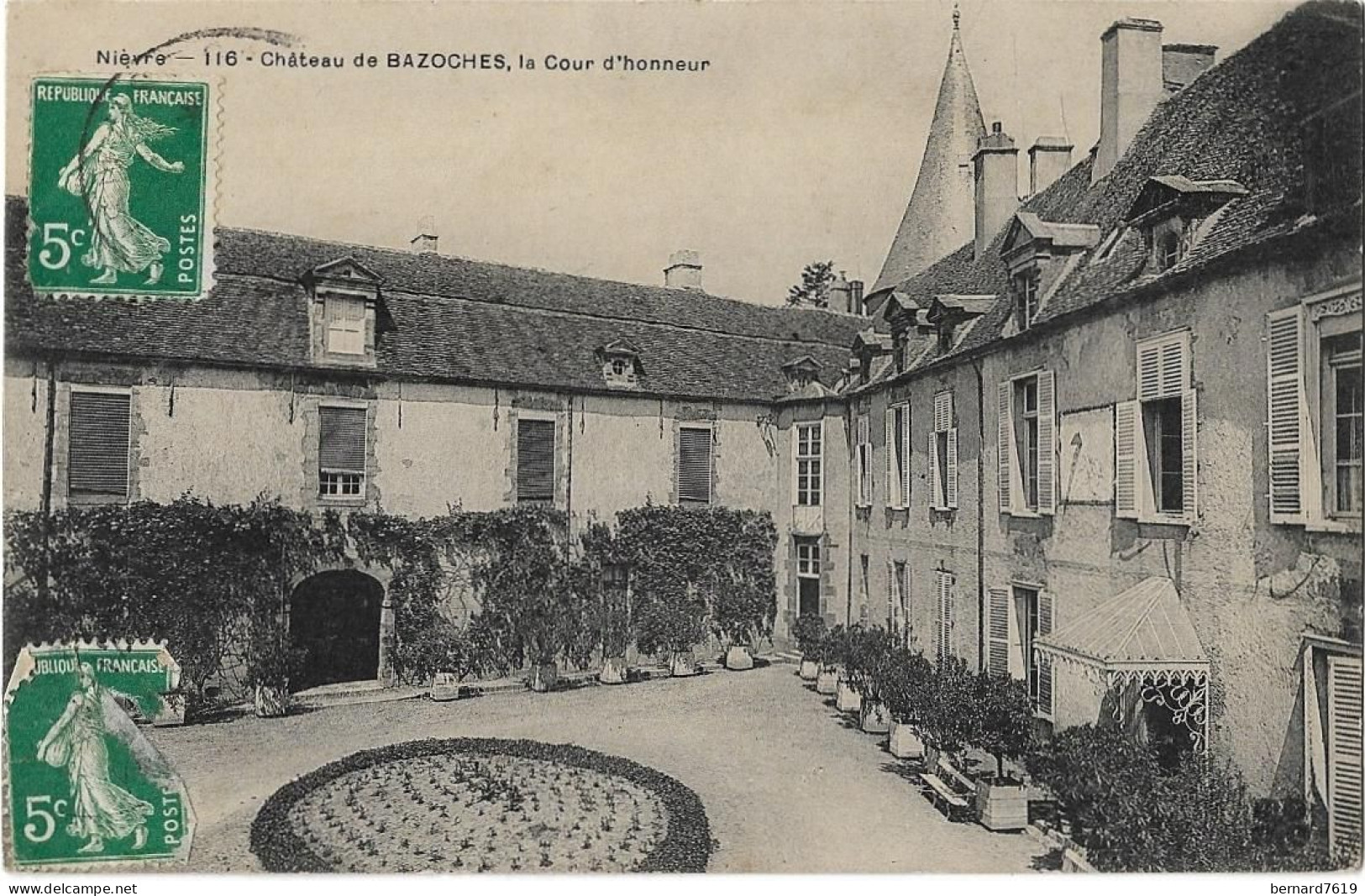 58   Bazoches - Chateau  De Bazoches -  La Cour D'honneur - Bazoches