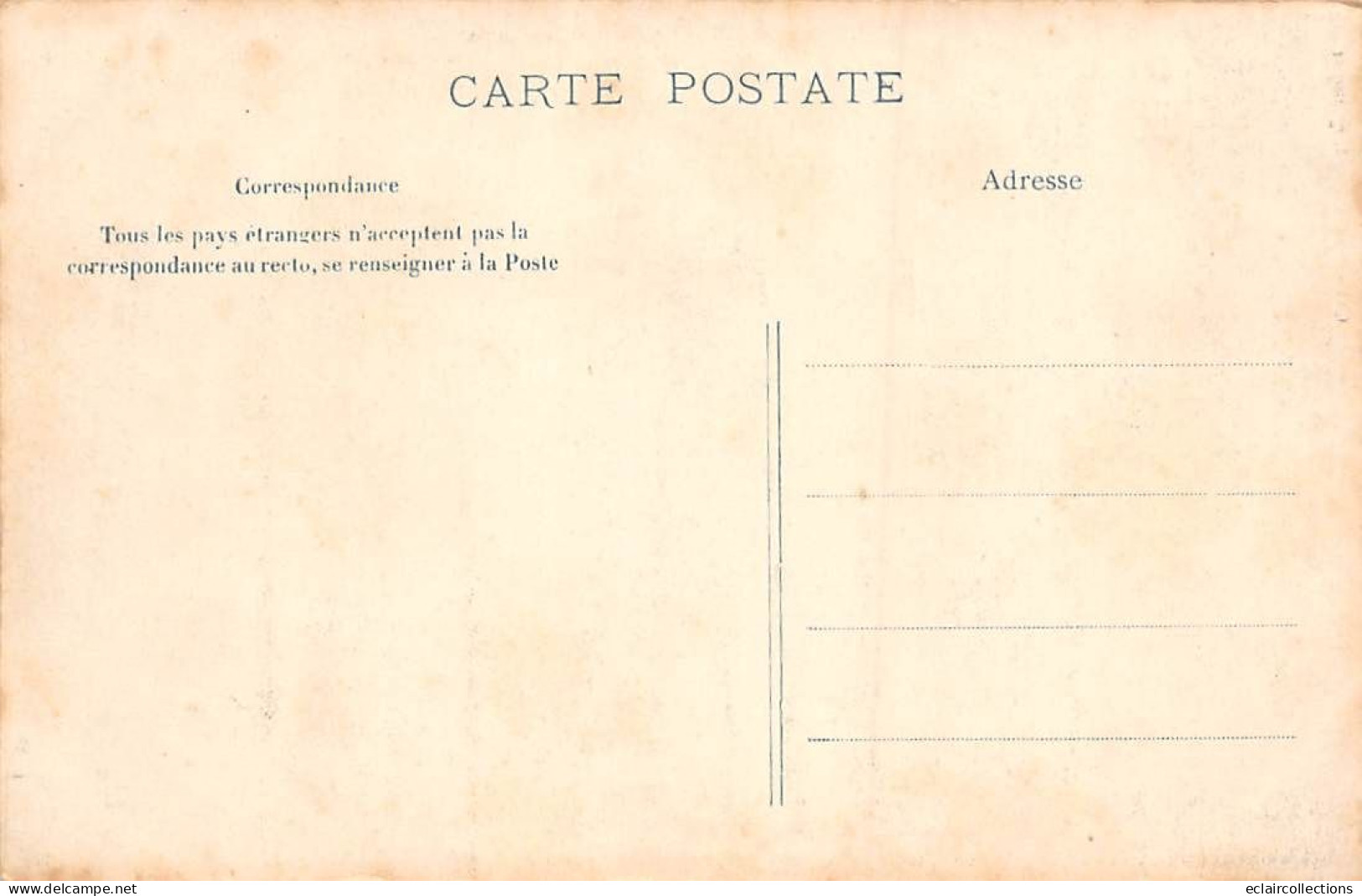 Audierne         29         La Place Et Les Quais       (voir Scan) - Audierne