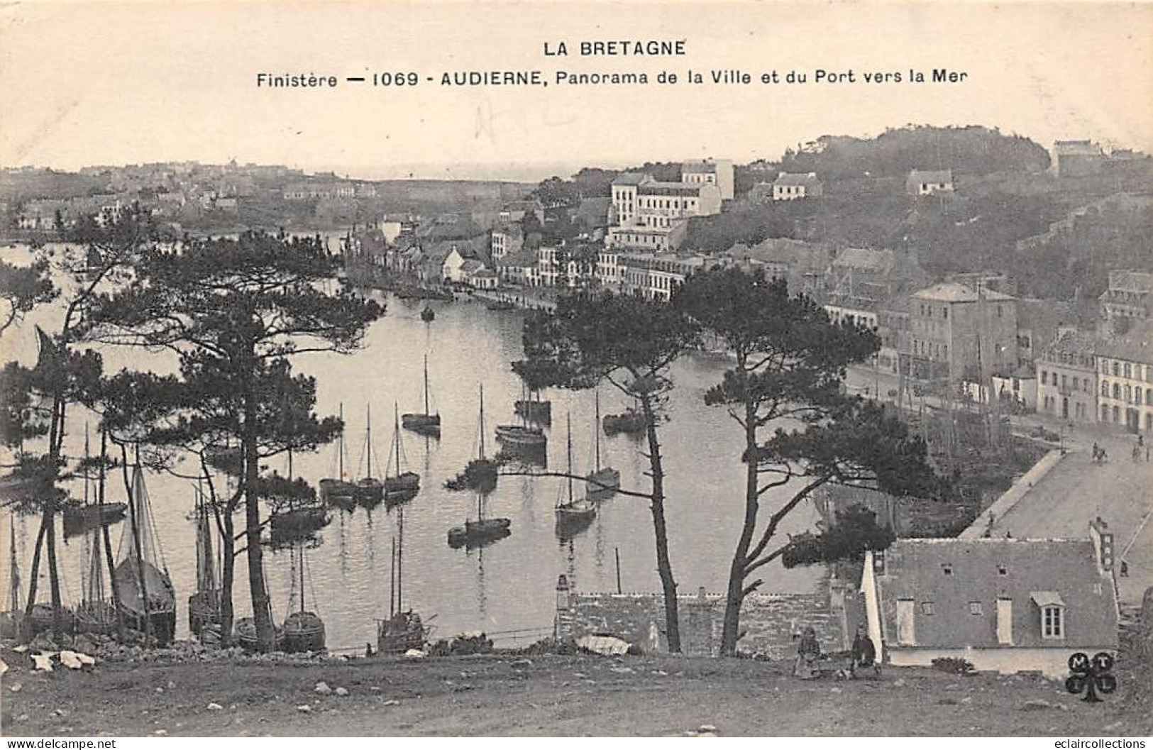 Audierne         29       Panorama De La Ville Et Du Port      (voir Scan) - Audierne