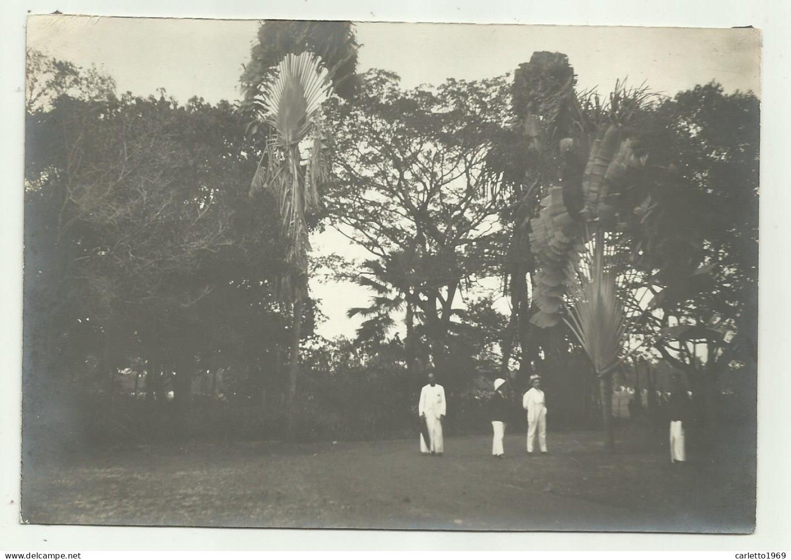 NEL GIARDINO DEL MUSEO A COLOMBO  - CEYLON -FOTOGRAFIA CM. 15,5X11 - Lieux